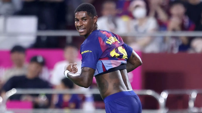 Barcelona khởi đầu mùa giải mới đầy ấn tượng với chiến thắng trước Vissel Kobe